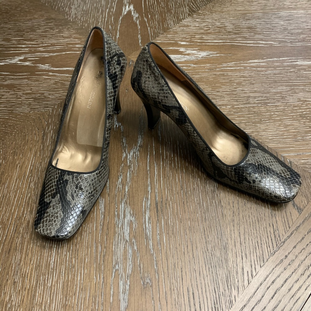 Vintage 90’s Enzo Angiolini gray snakeskin heels Size 7